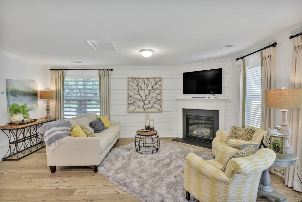 226 Central Creek Drive Photo 13