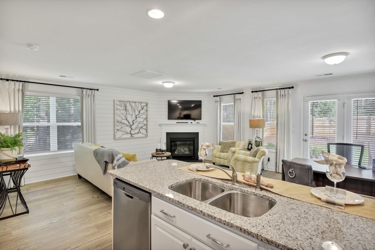 226 Central Creek Drive Photo 6