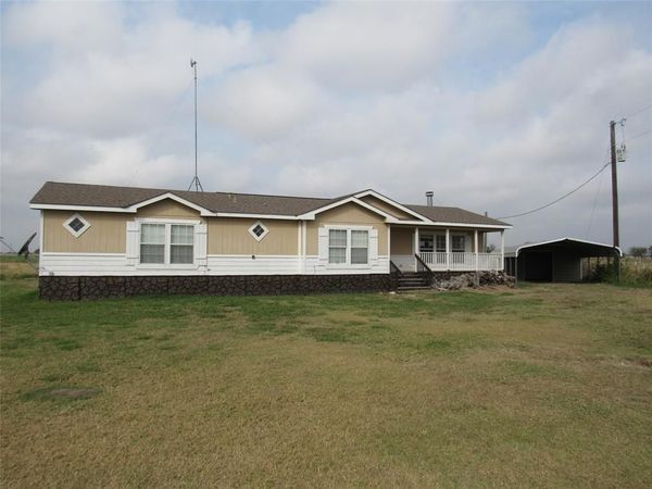 2009 Bluhm Road, West, TX 76691