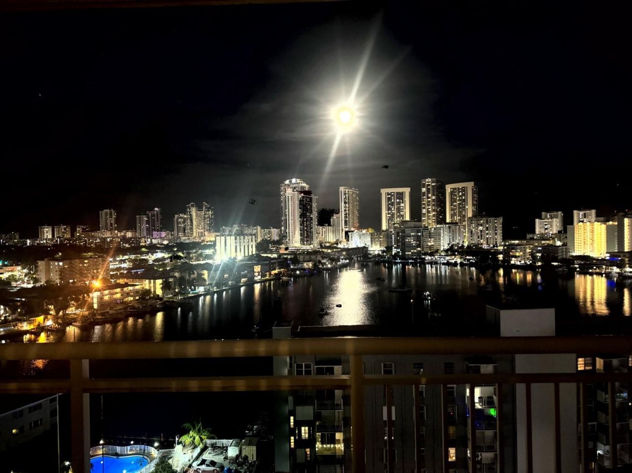 437 Golden Isles Drive, Unit 15G, Hallandale Beach, FL 33009 Photo