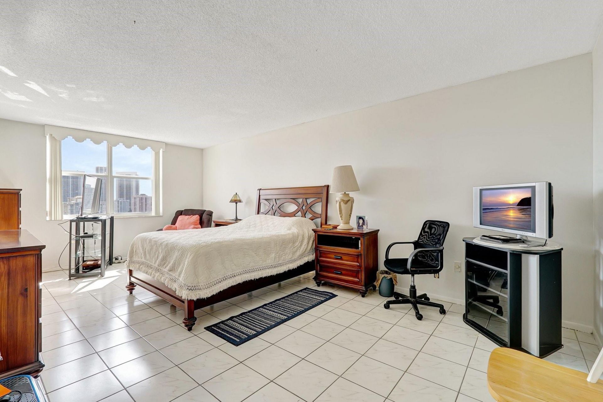 437 Golden Isles Drive, Unit 15G, Hallandale Beach, FL 33009 Photo