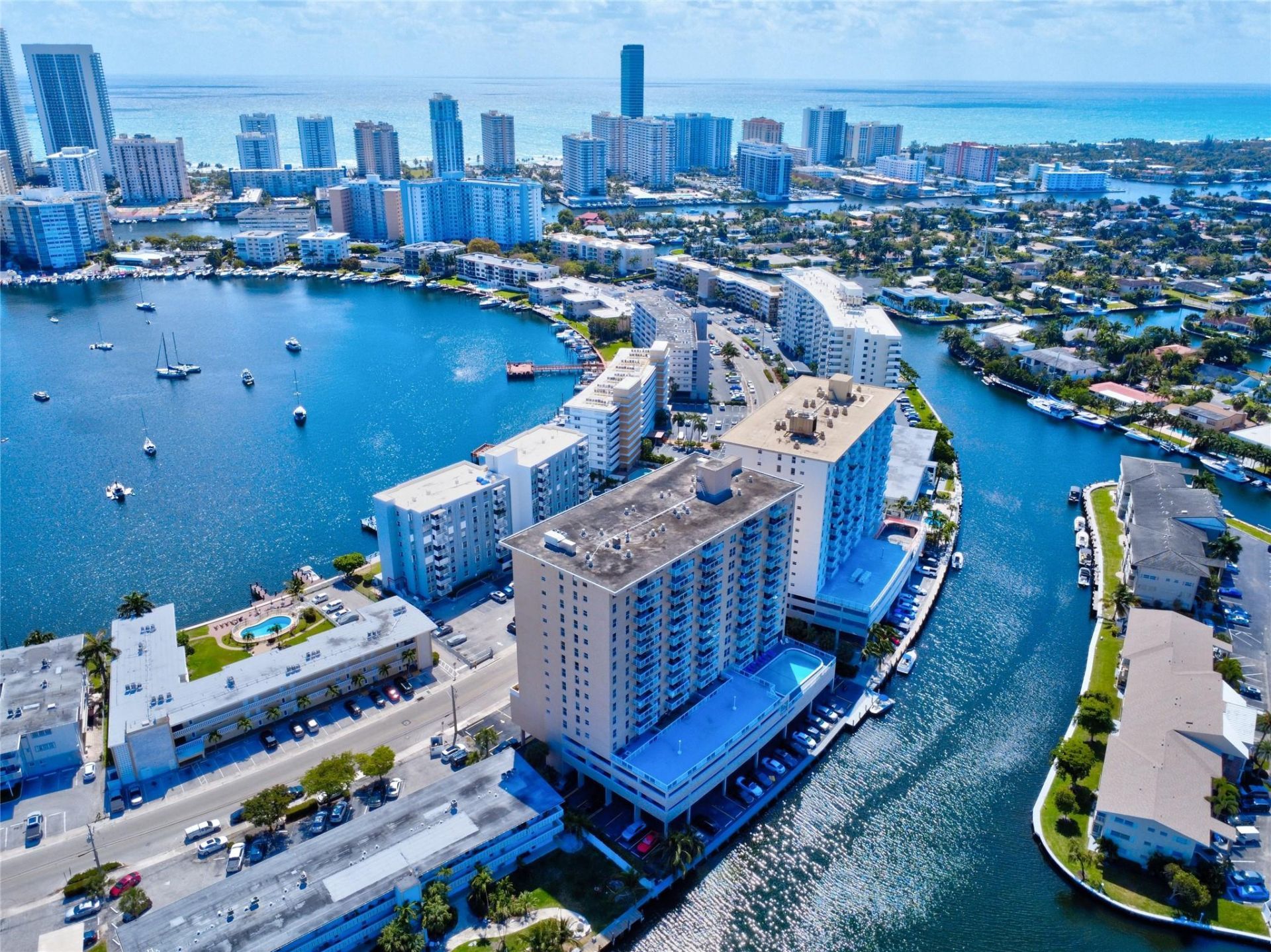 437 Golden Isles Drive, Unit 15G, Hallandale Beach, FL 33009 Photo