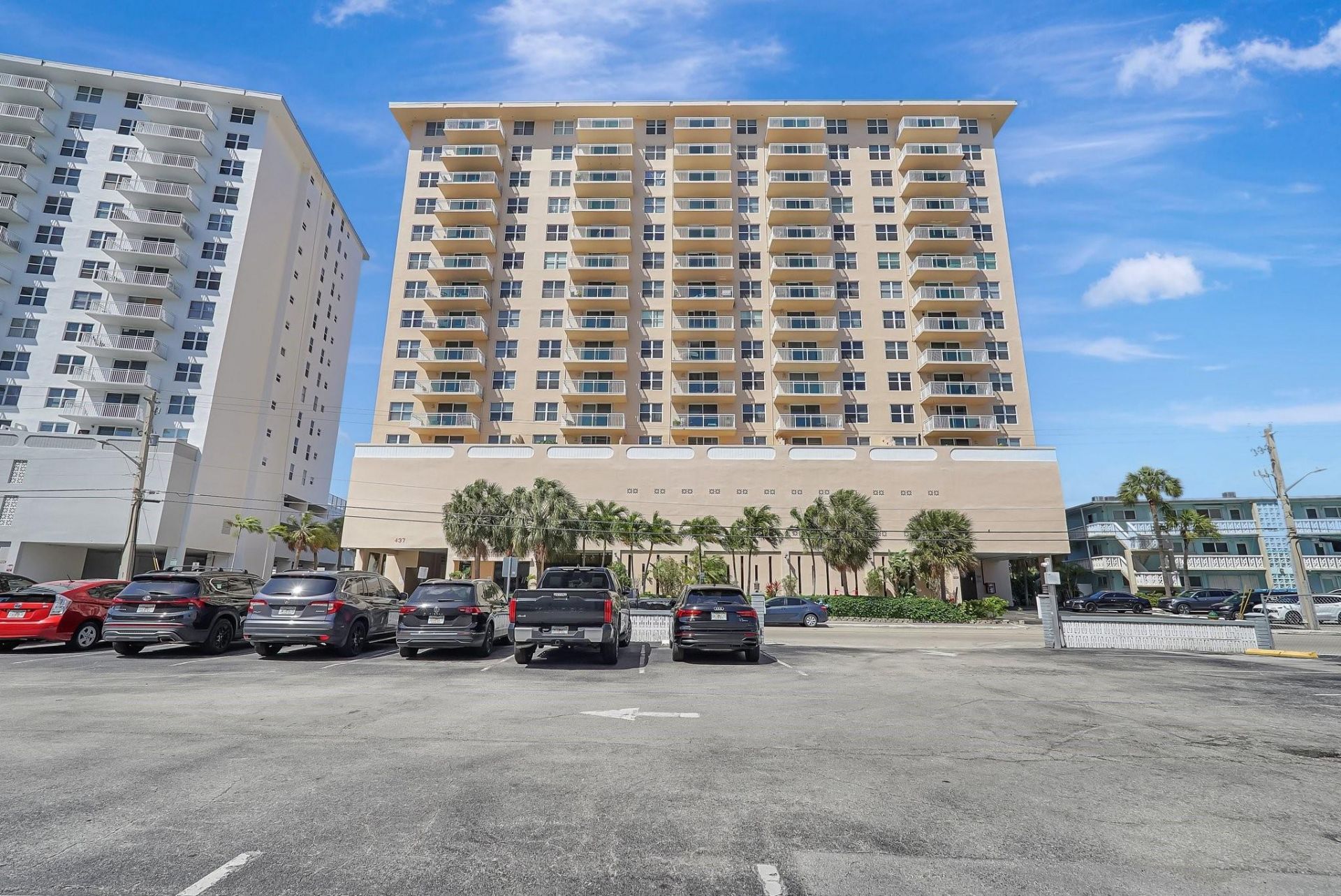 437 Golden Isles Drive, Unit 15G, Hallandale Beach, FL 33009 Photo