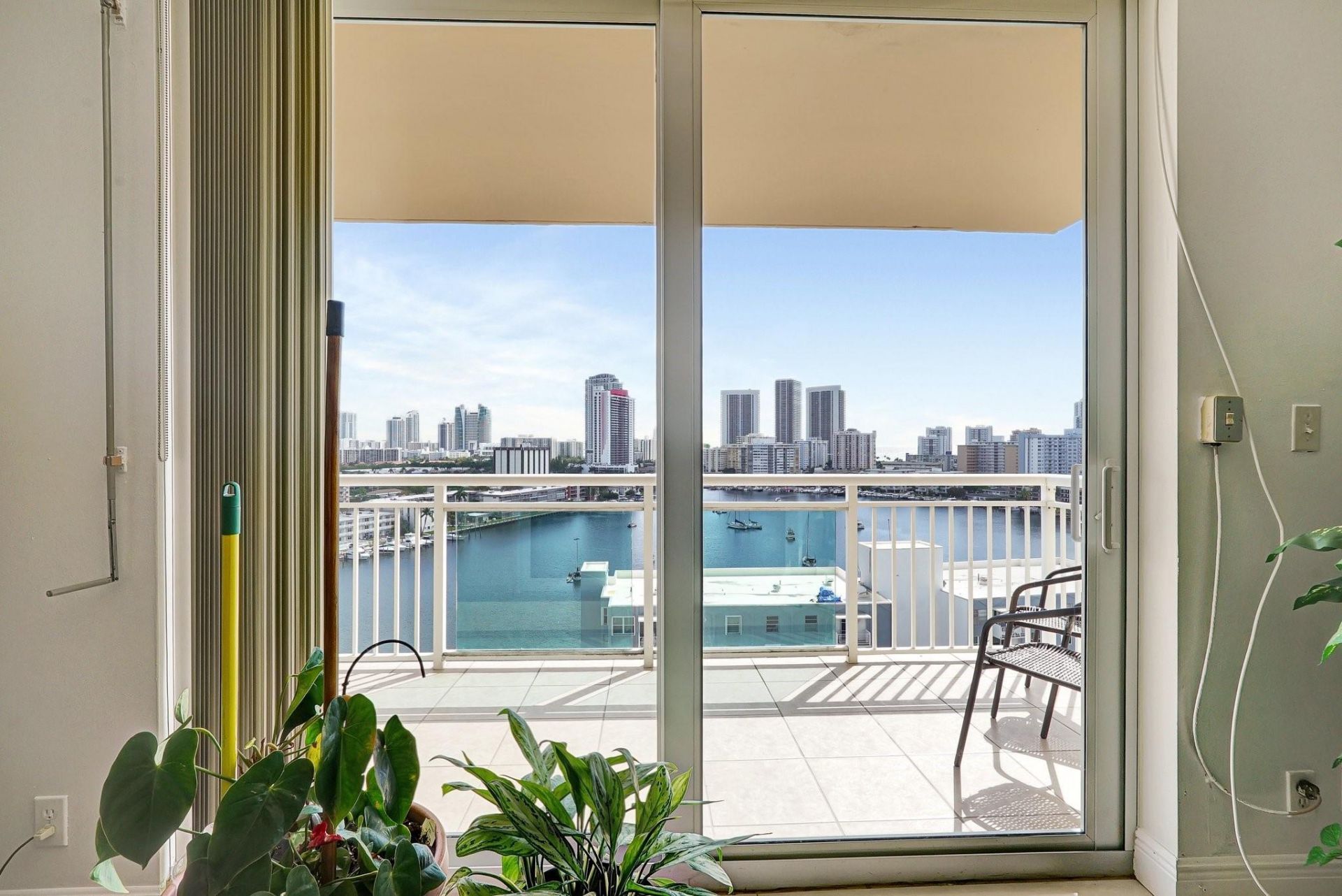 437 Golden Isles Drive, Unit 15G, Hallandale Beach, FL 33009 Photo