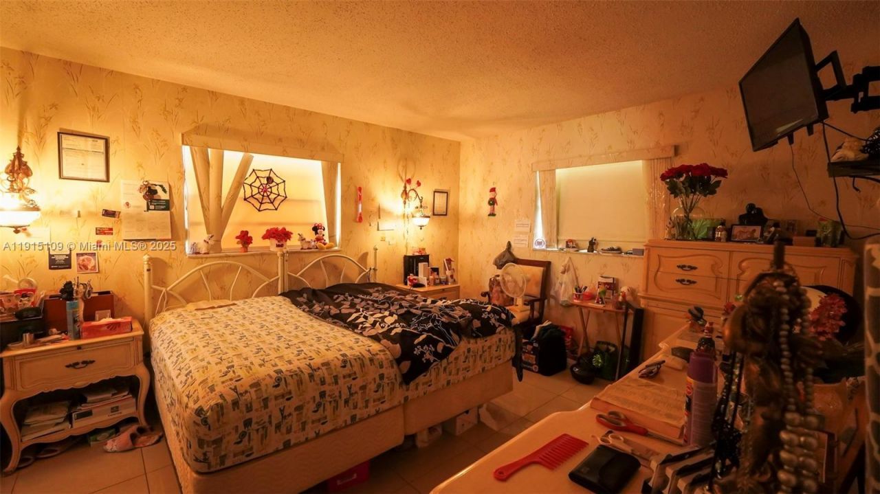 3940 NW 42nd Ave, Unit 215, Lauderdale Lakes, FL 33319 Photo