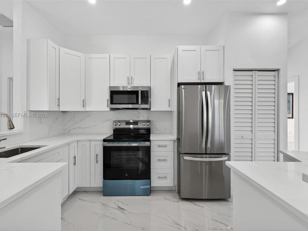 2250 NW 7th Ct, Fort Lauderdale, FL 33311