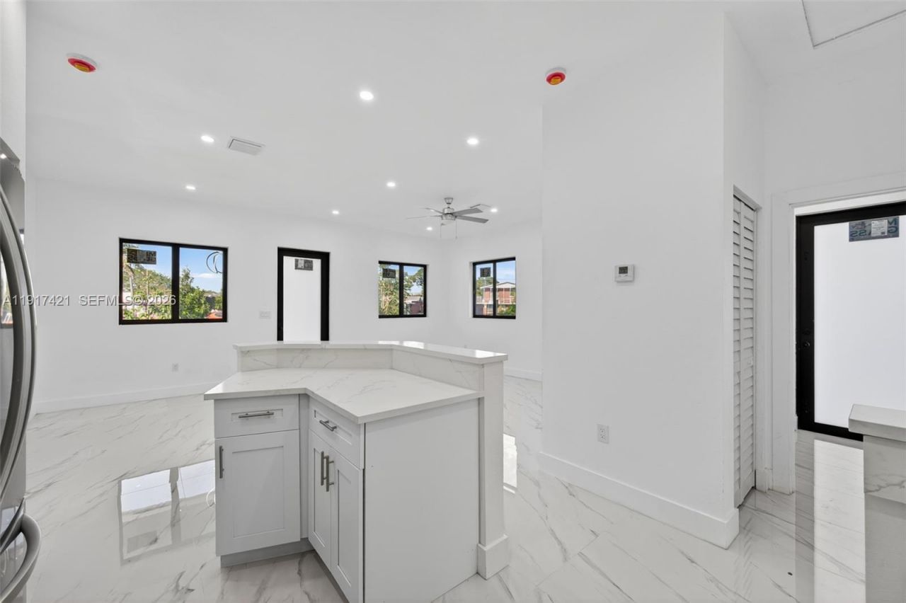 2250 NW 7th Ct, Fort Lauderdale, FL 33311 Photo