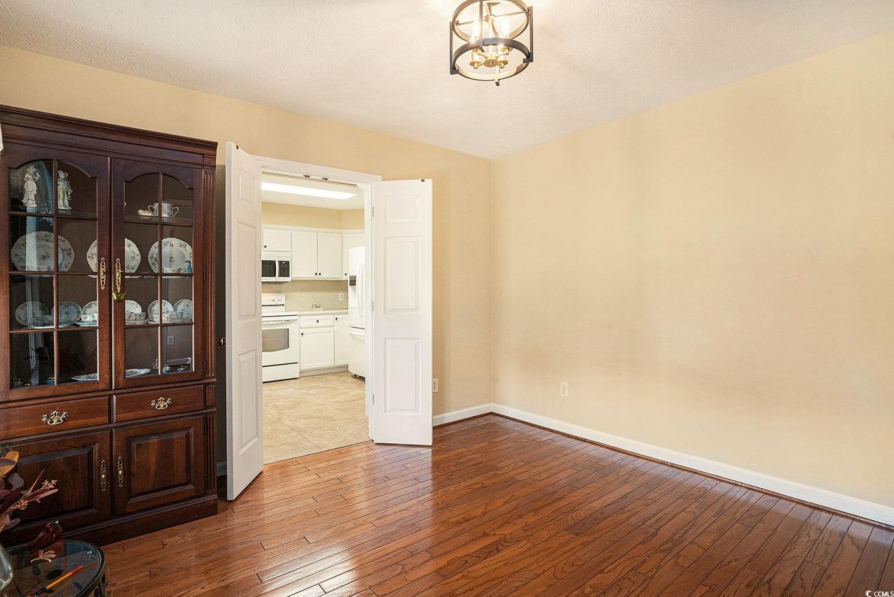 4210 Bradford Dr. Photo 6