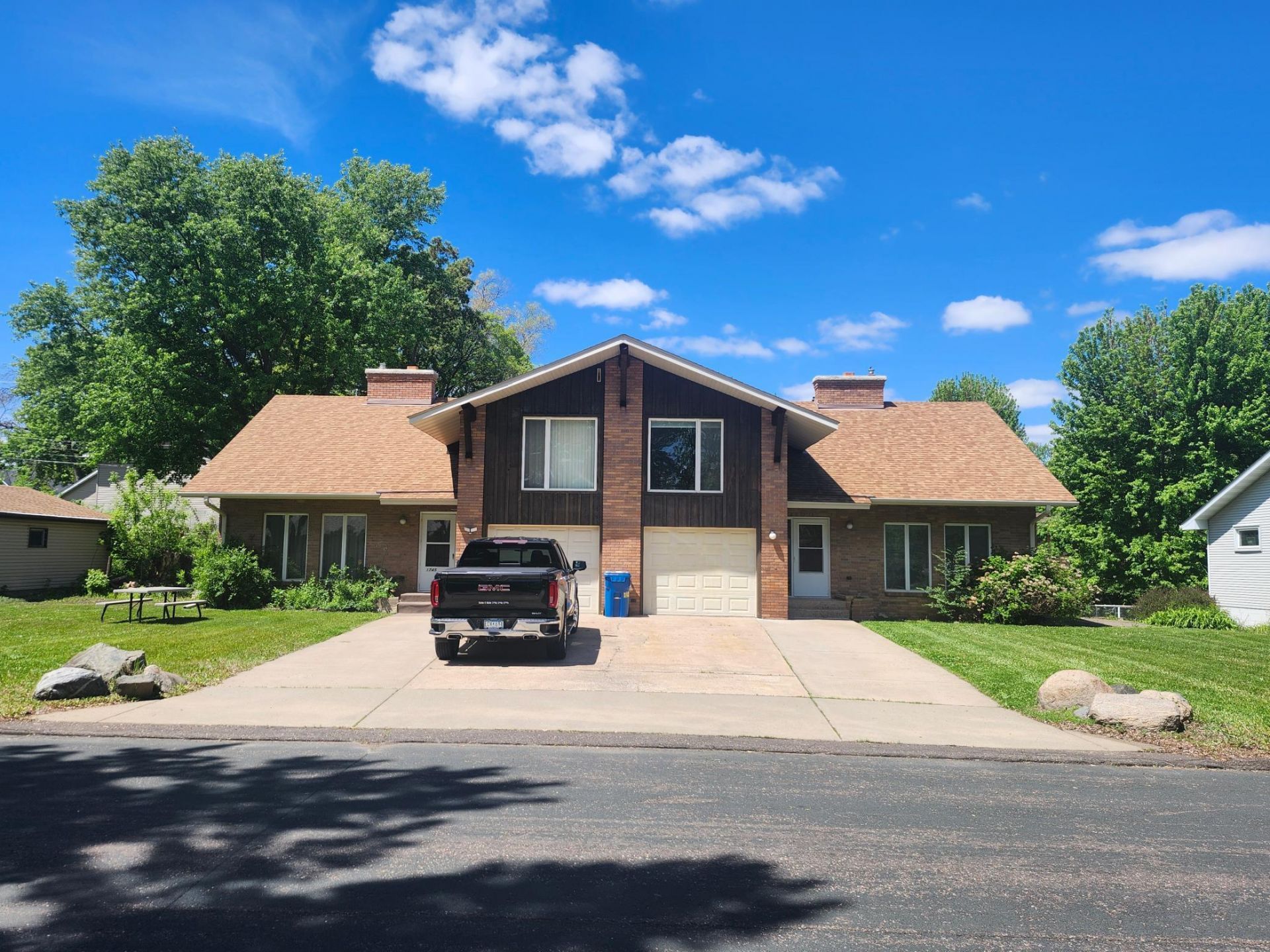 1745 Duluth Street, Maplewood, MN 55109