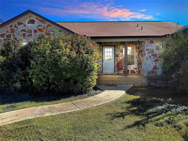 1157 Lasso LOOP, Canyon Lake, TX 78133