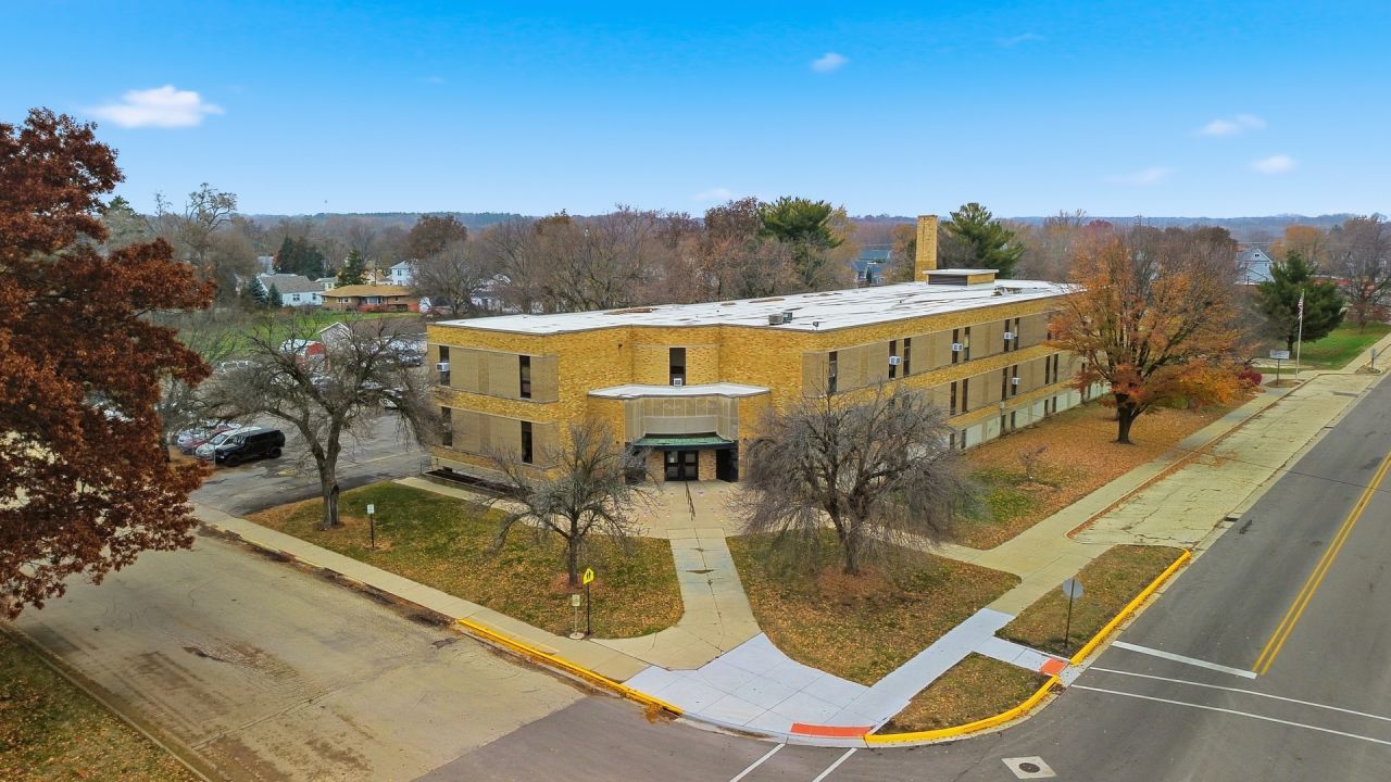 501 S Lincoln Avenue, Dixon, IL 61021 Main Photo