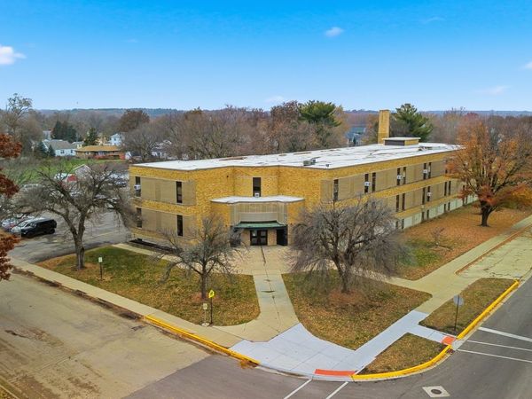 501 S Lincoln Avenue, Dixon, IL 61021