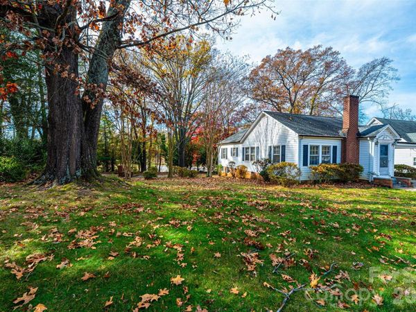 538 Salisbury Road, Statesville, NC 28677