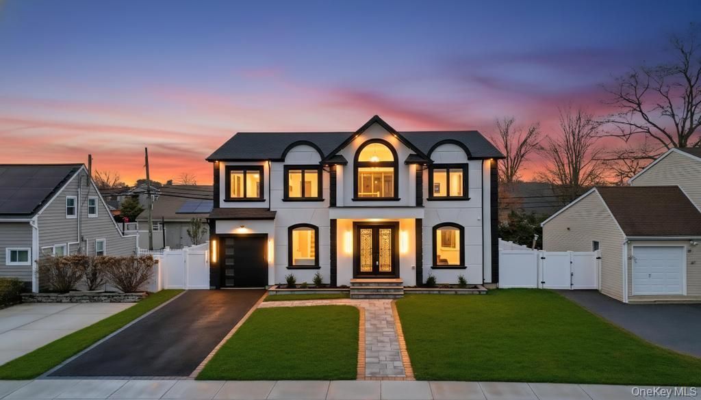 41 Coachman Lane, Levittown, NY 11756 Main Photo