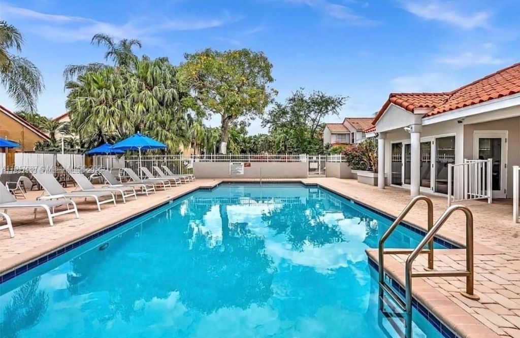 3195 N 36th Ave, Hollywood, FL 33021 Photo