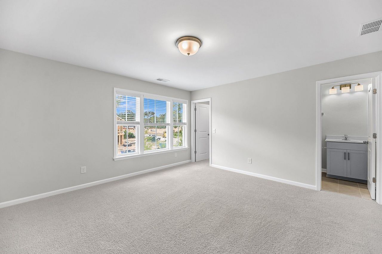 9 Cantona Drive Photo 26