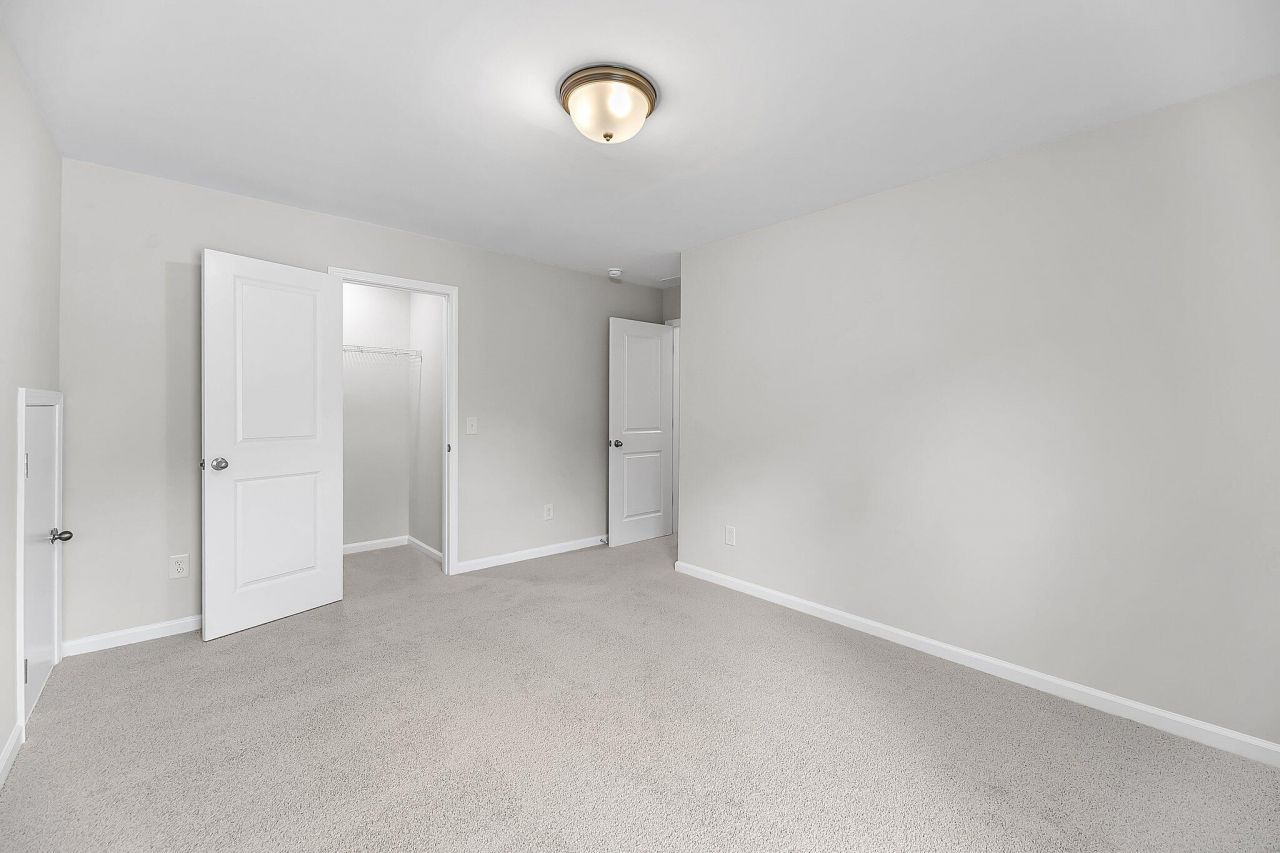 9 Cantona Drive Photo 29