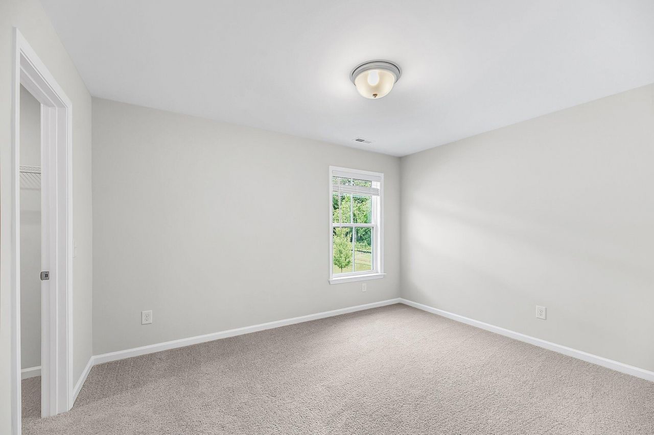 9 Cantona Drive Photo 38