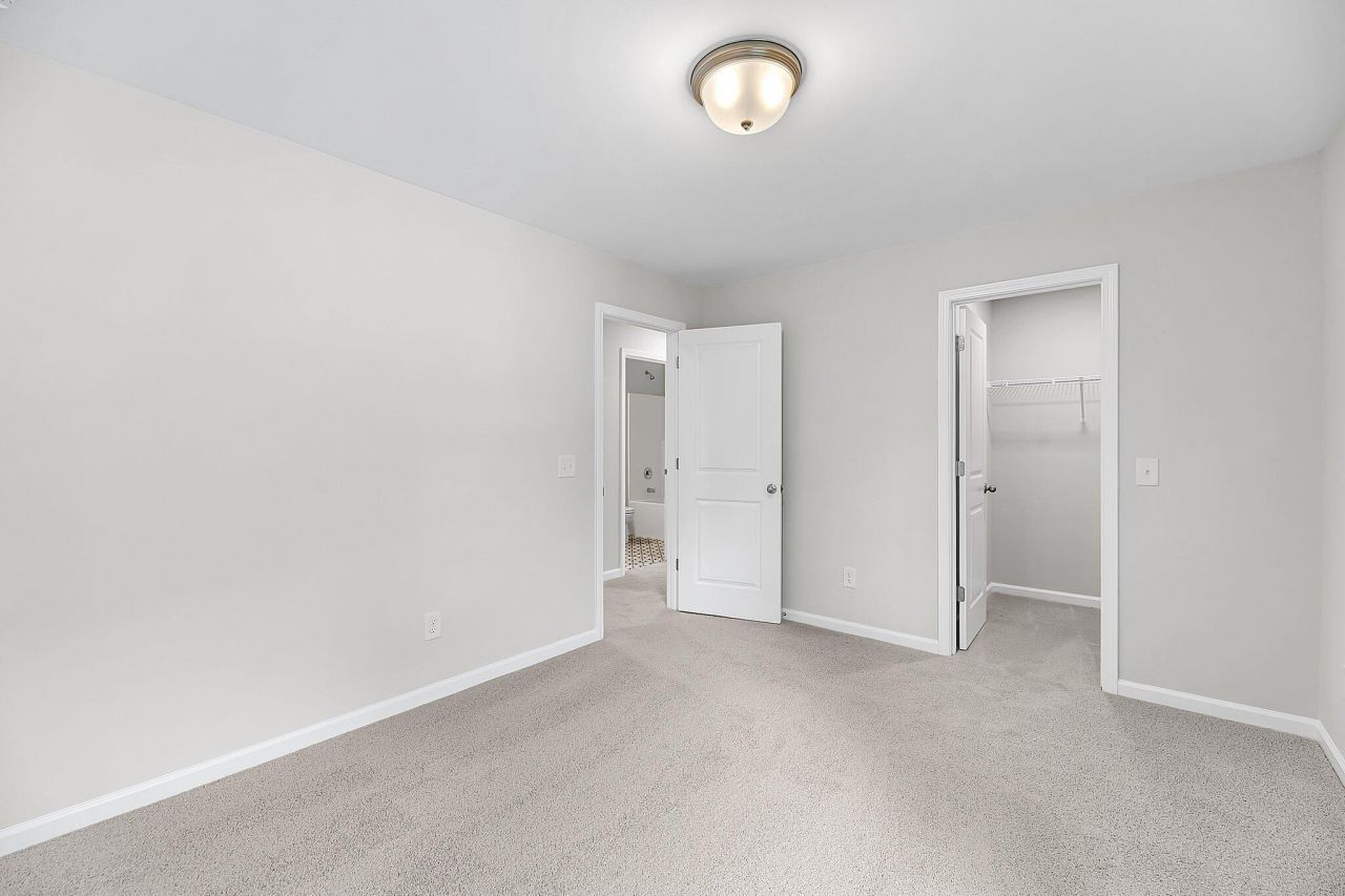 9 Cantona Drive Photo 39