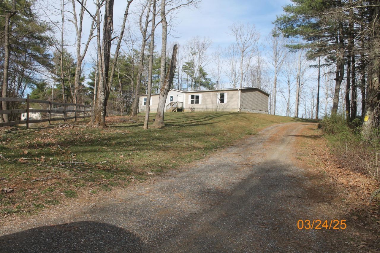 1935 Lick Ridge Rd Ne, Check, VA 24072 Main Photo