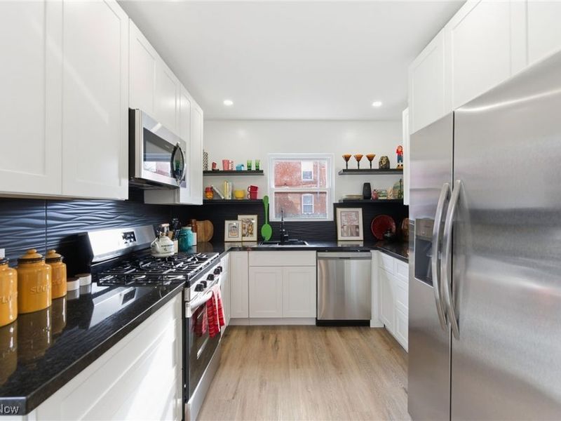 9918 Quebec Avenue, Cleveland, OH 44106 Photo 14