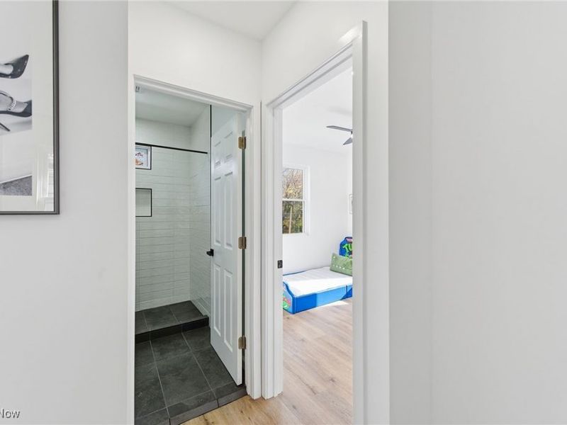 9918 Quebec Avenue, Cleveland, OH 44106 Photo 37