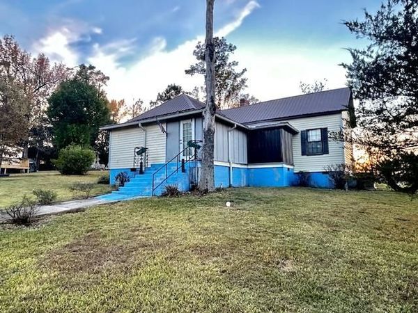 1206 South Main Street, Chattahoochee, FL 32324