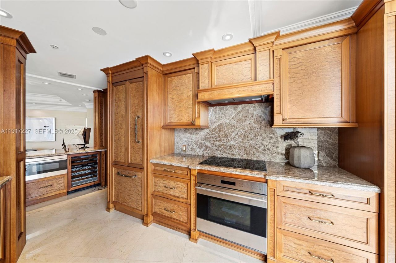 808 Brickell Key Dr, Unit 1802, Miami, FL 33131 Photo