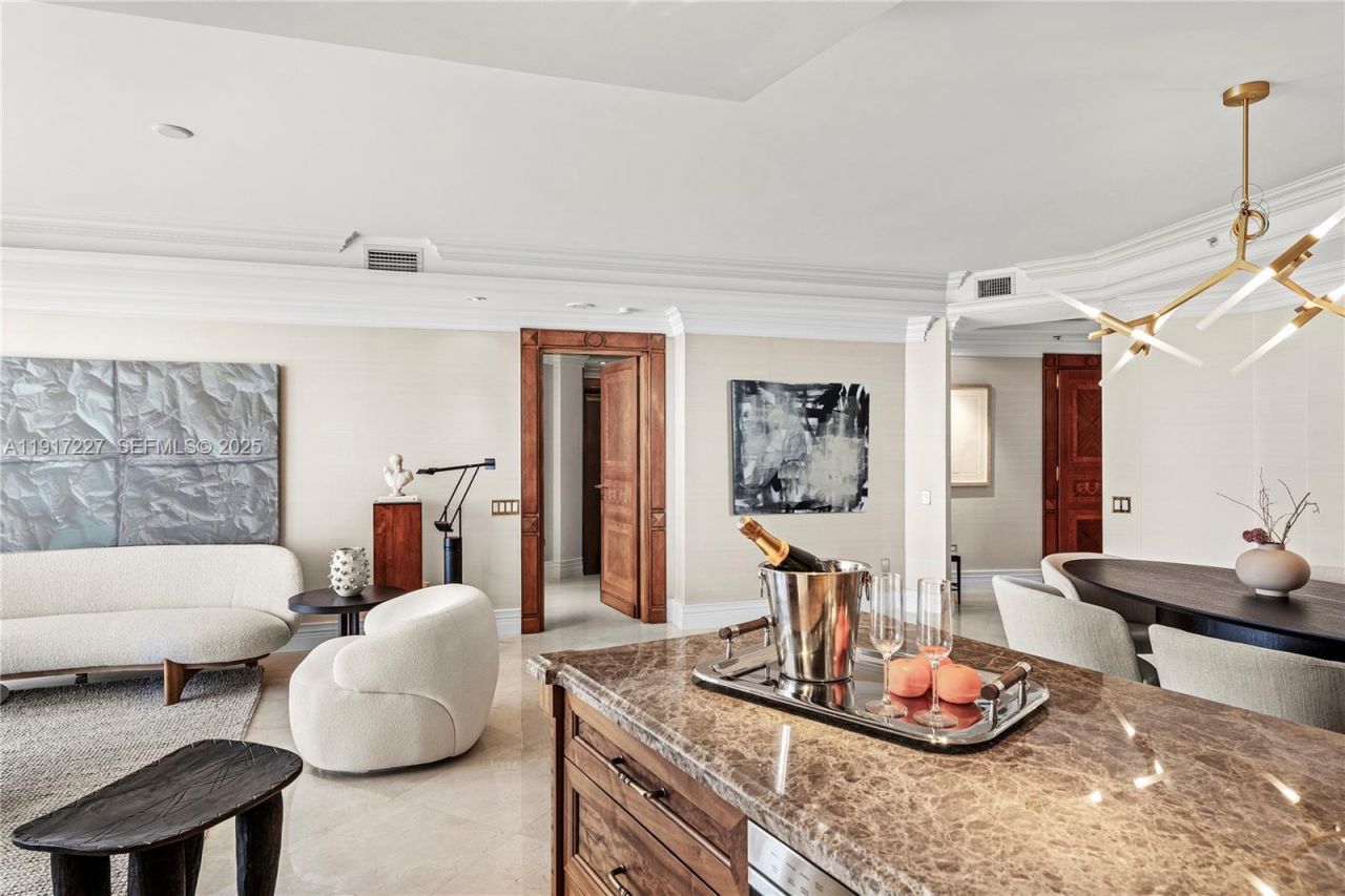 808 Brickell Key Dr, Unit 1802, Miami, FL 33131 Photo