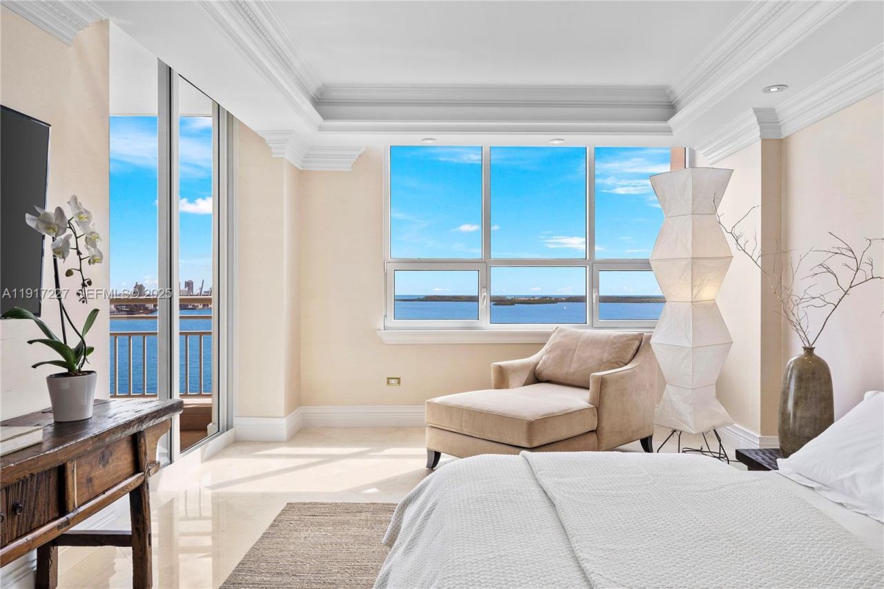 808 Brickell Key Dr, Unit 1802, Miami, FL 33131 Photo