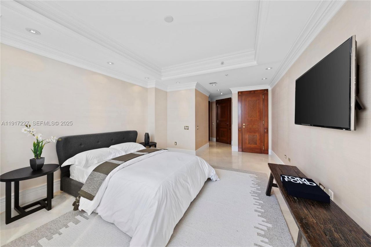 808 Brickell Key Dr, Unit 1802, Miami, FL 33131 Photo