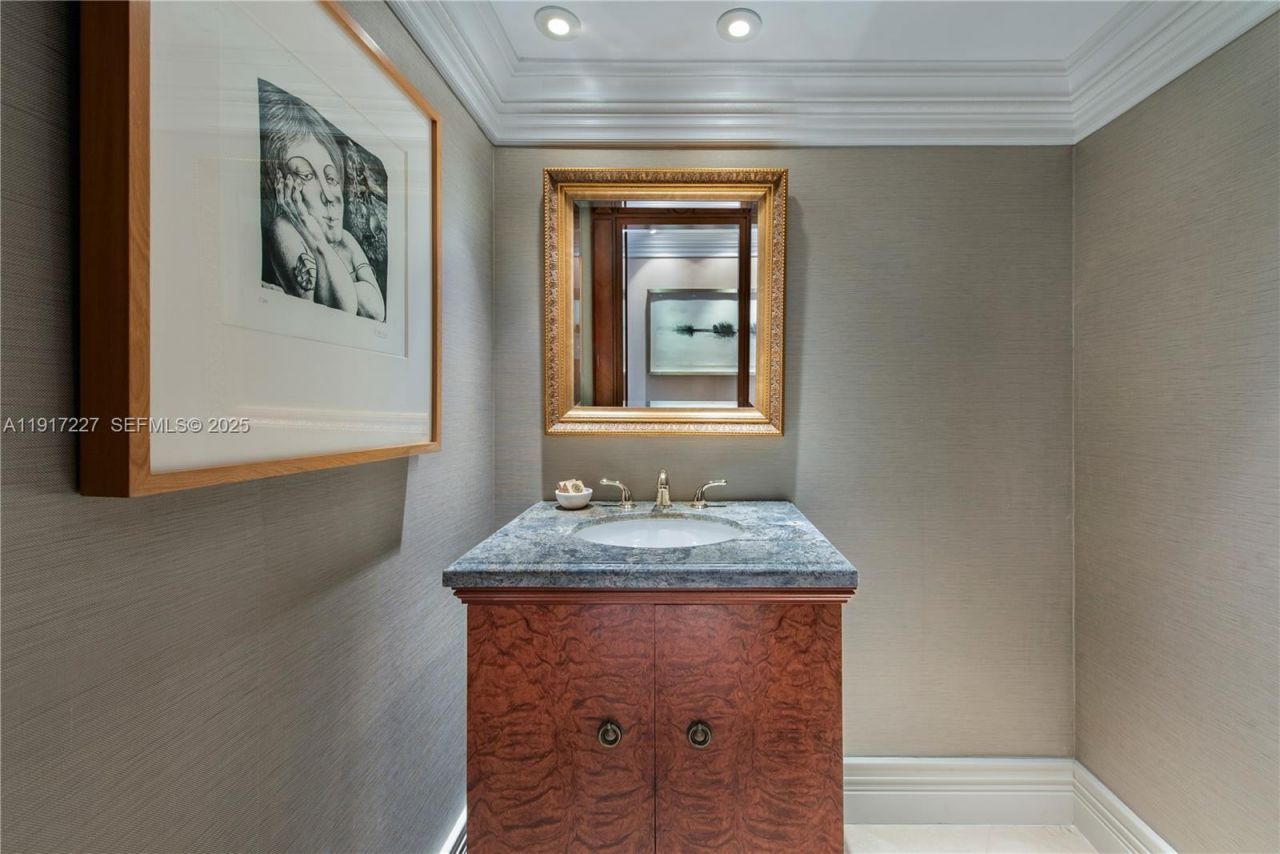 808 Brickell Key Dr, Unit 1802, Miami, FL 33131 Photo