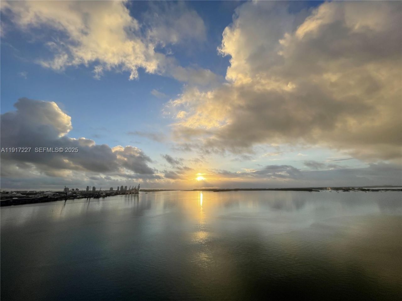 808 Brickell Key Dr, Unit 1802, Miami, FL 33131 Photo