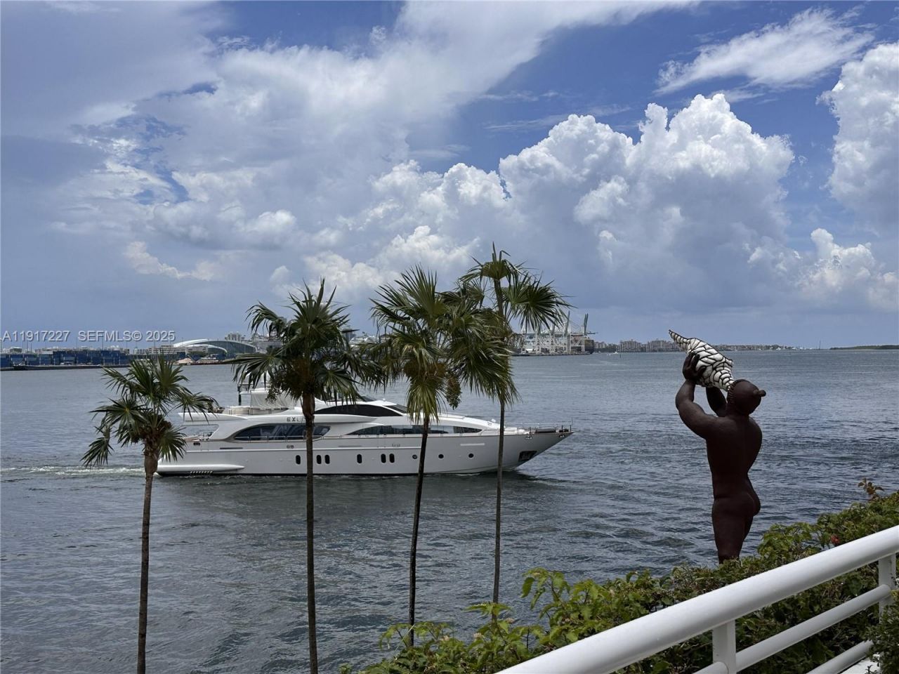 808 Brickell Key Dr, Unit 1802, Miami, FL 33131 Photo