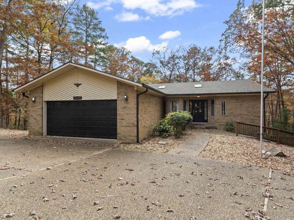 20 Gerona Circle, Hot Springs Village, AR 71909