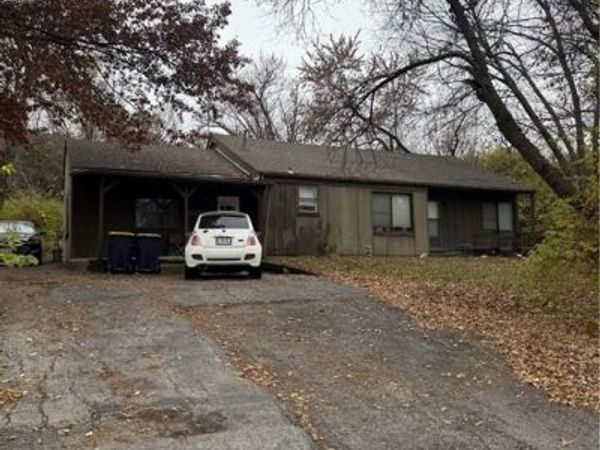 8100 OLDHAM Road, Kansas City, MO 64138