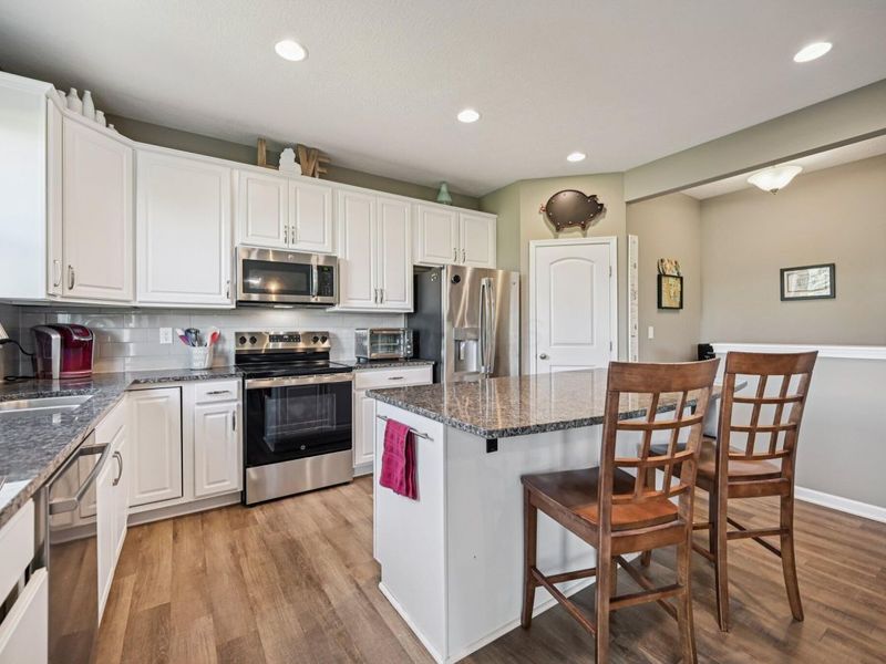 573 Eagle Walk Road, Delaware, OH 43015 Photo 7