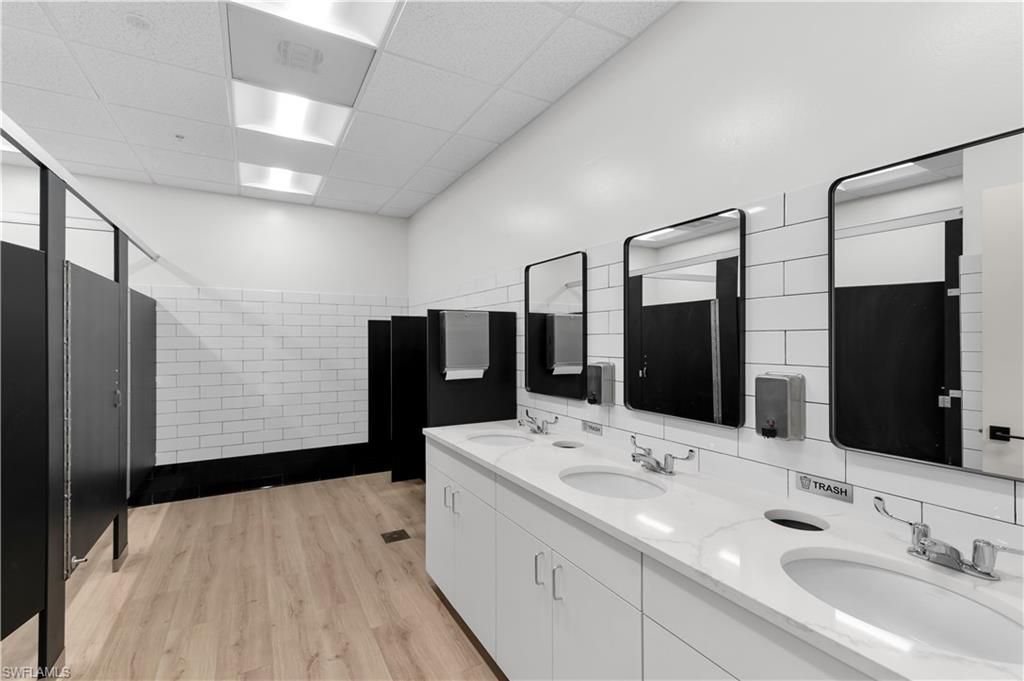 6901 Hendry Creek Dr, Fort Myers, FL 33908 Photo