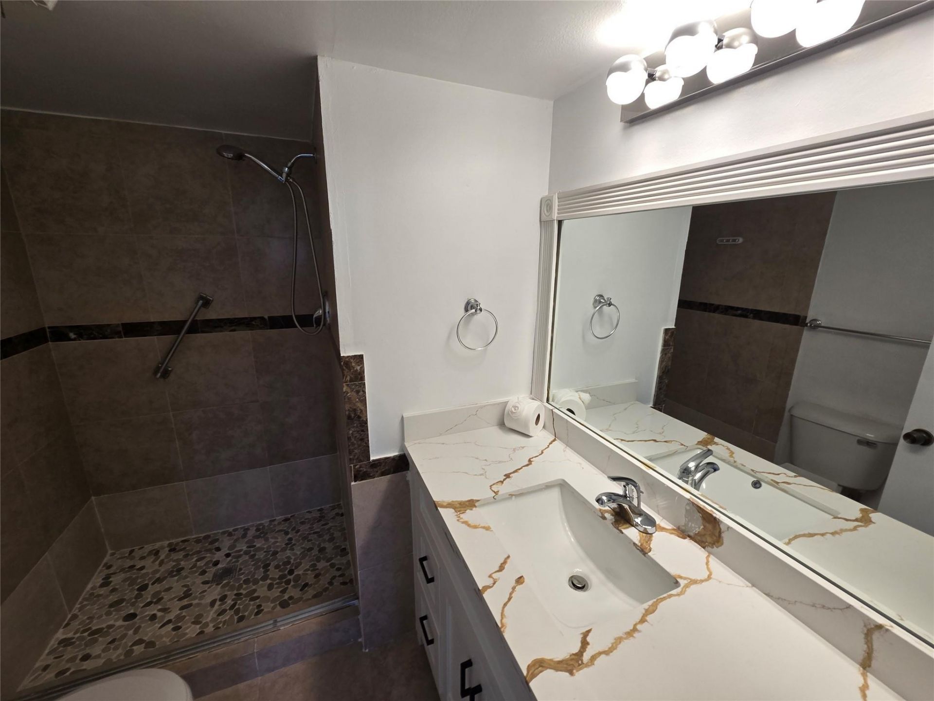 8225 Sunrise Lakes Boulevard, Unit 310, Sunrise, FL 33322 Photo