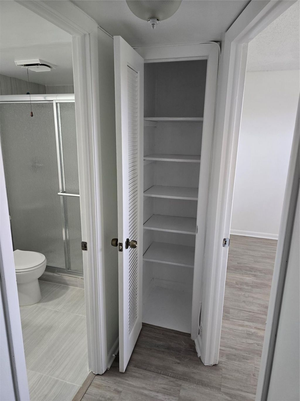 8225 Sunrise Lakes Boulevard, Unit 310, Sunrise, FL 33322 Photo