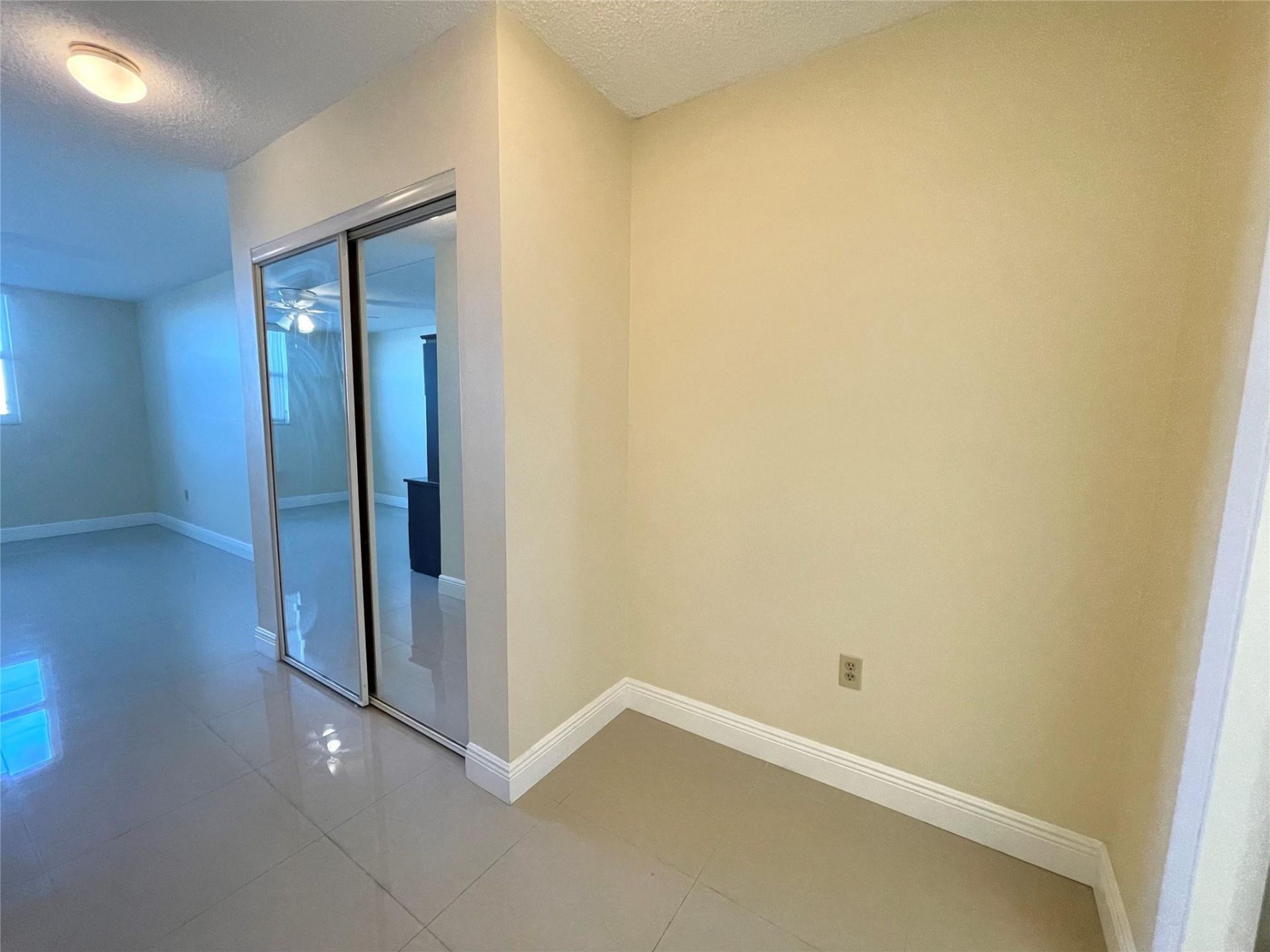 1175 NE Miami Gardens Dr, Unit 405, Miami, FL 33179 Photo