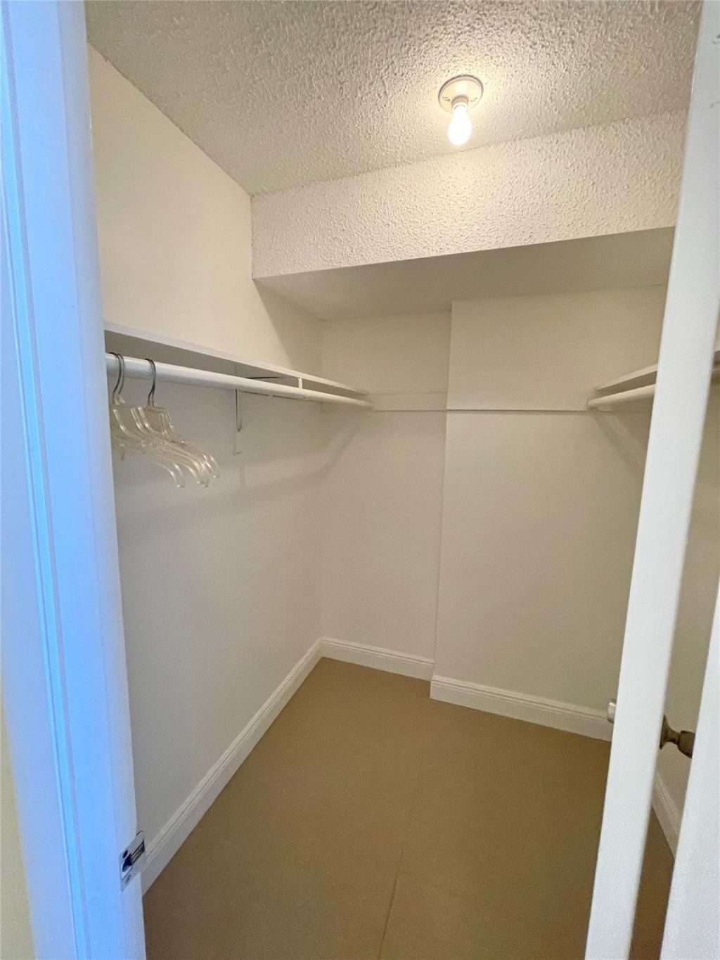 1175 NE Miami Gardens Dr, Unit 405, Miami, FL 33179 Photo