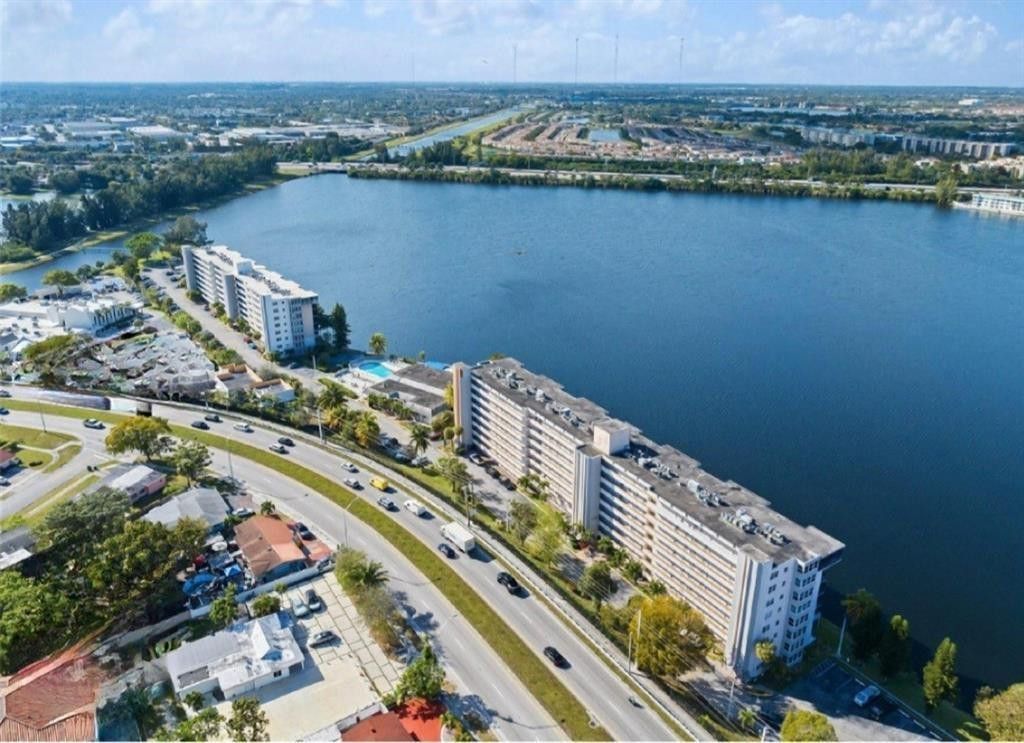 1175 NE Miami Gardens Dr, Unit 405, Miami, FL 33179 Photo