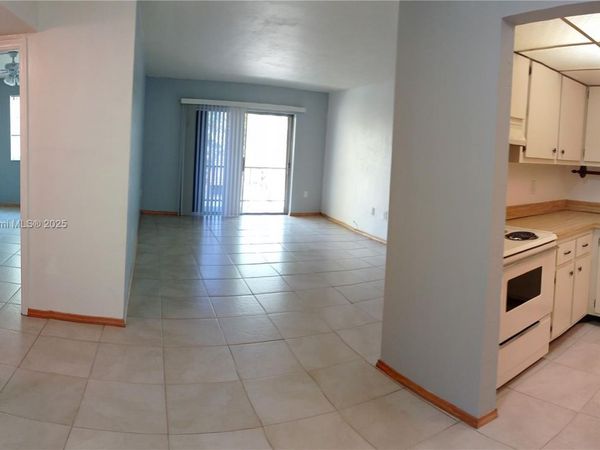 7831 Miller Dr, Unit B210, Miami, FL 33155