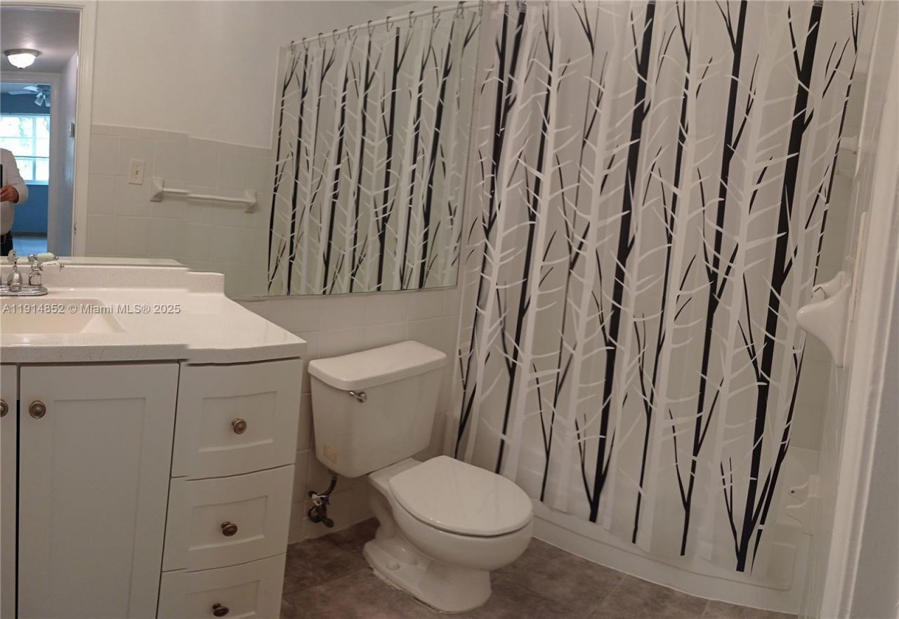 7831 Miller Dr, Unit B210, Miami, FL 33155 Photo