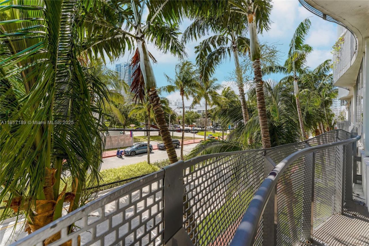 2100 Park Ave, Unit 201, Miami Beach, FL 33139 Photo