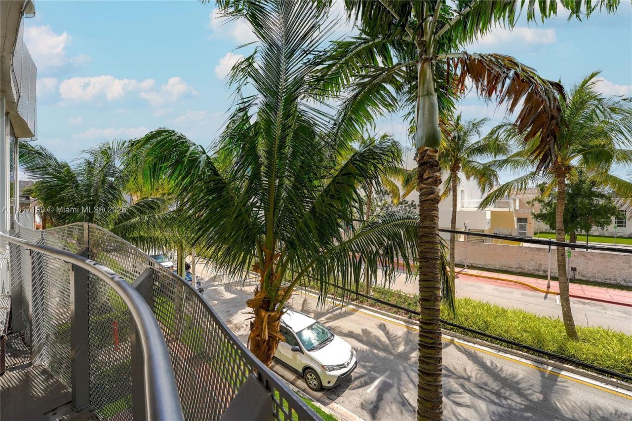 2100 Park Ave, Unit 201, Miami Beach, FL 33139 Photo