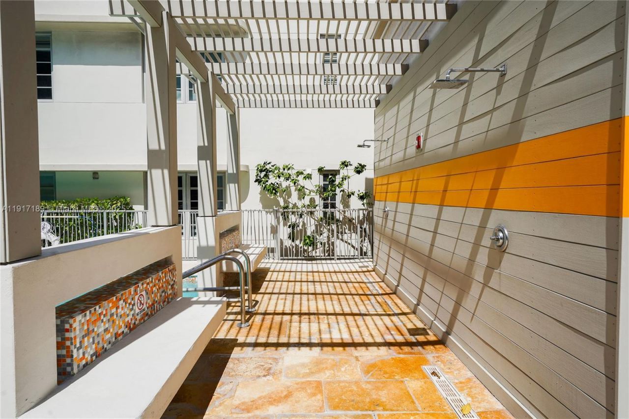 2100 Park Ave, Unit 201, Miami Beach, FL 33139 Photo