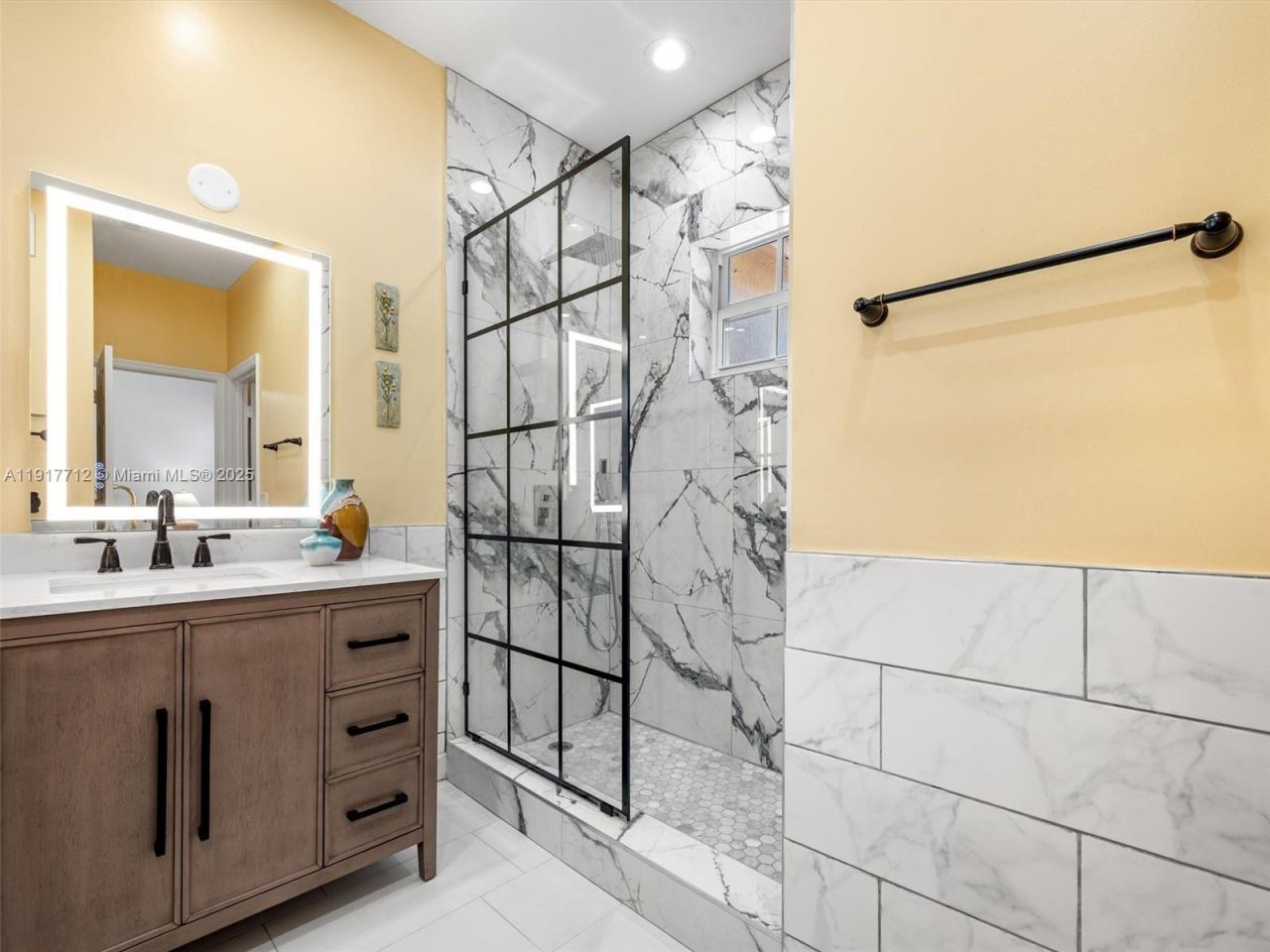 733 NW 170th Ter, Pembroke Pines, FL 33028 Photo