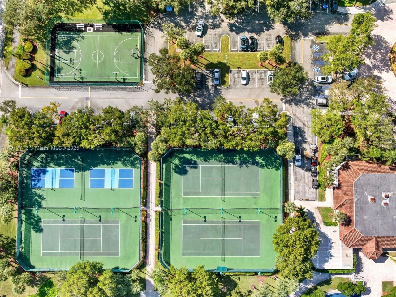 733 NW 170th Ter, Pembroke Pines, FL 33028 Photo